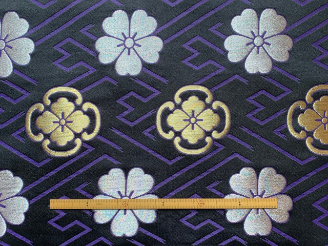 金襴　きんらん　織物　神楽衣装　白