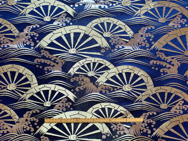 金襴　きんらん　織物　神楽衣装　白