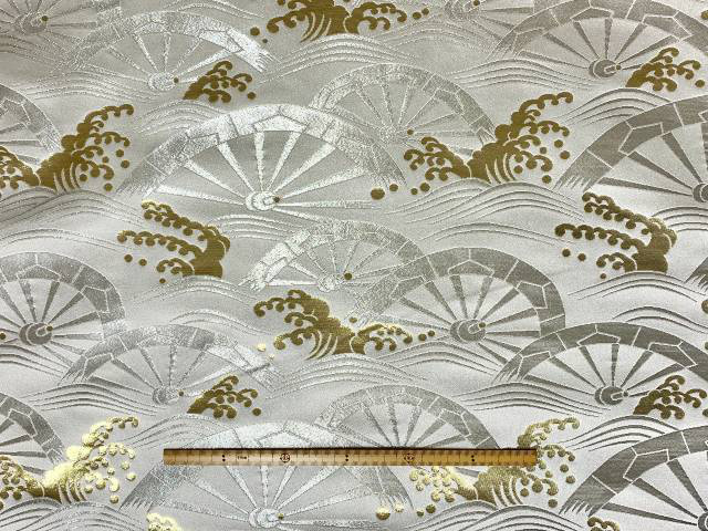 金襴　きんらん　織物　神楽衣装　白