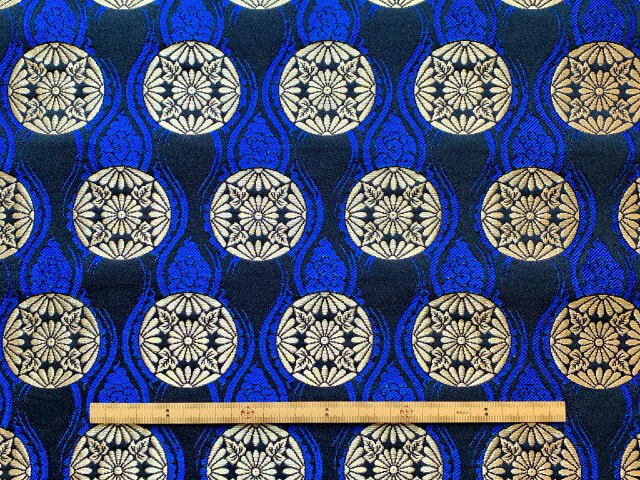 金襴　きんらん　織物　神楽衣装　朱