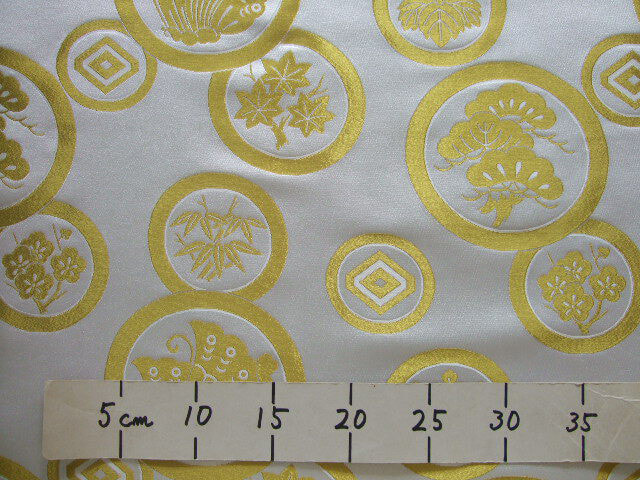金襴　きんらん　織物　神楽　衣装　