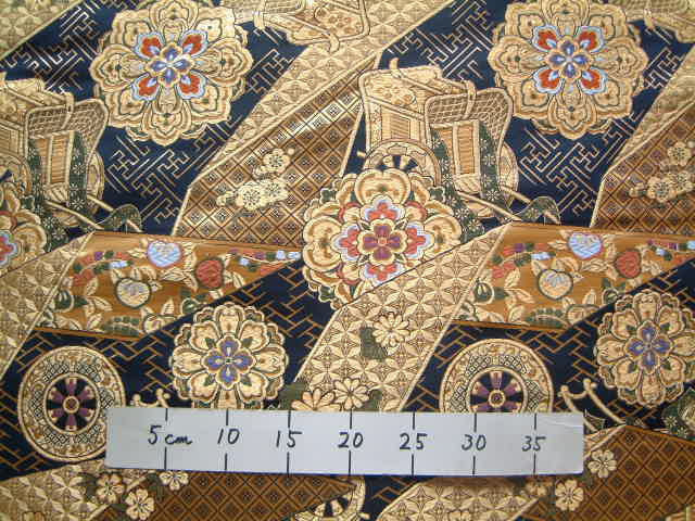金襴　きんらん　織物　神楽　衣装　