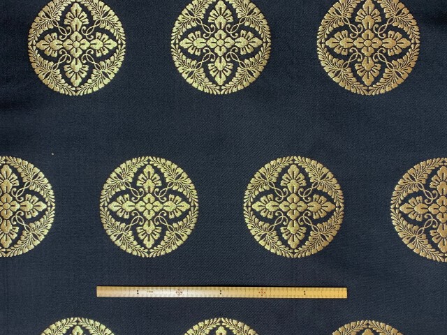 金襴　きんらん　織物　神楽衣装　黒